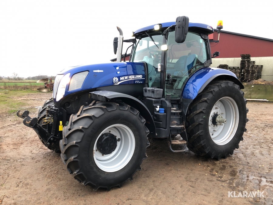 Traktor New Holland T7.270 med GPS och Frontlyft 