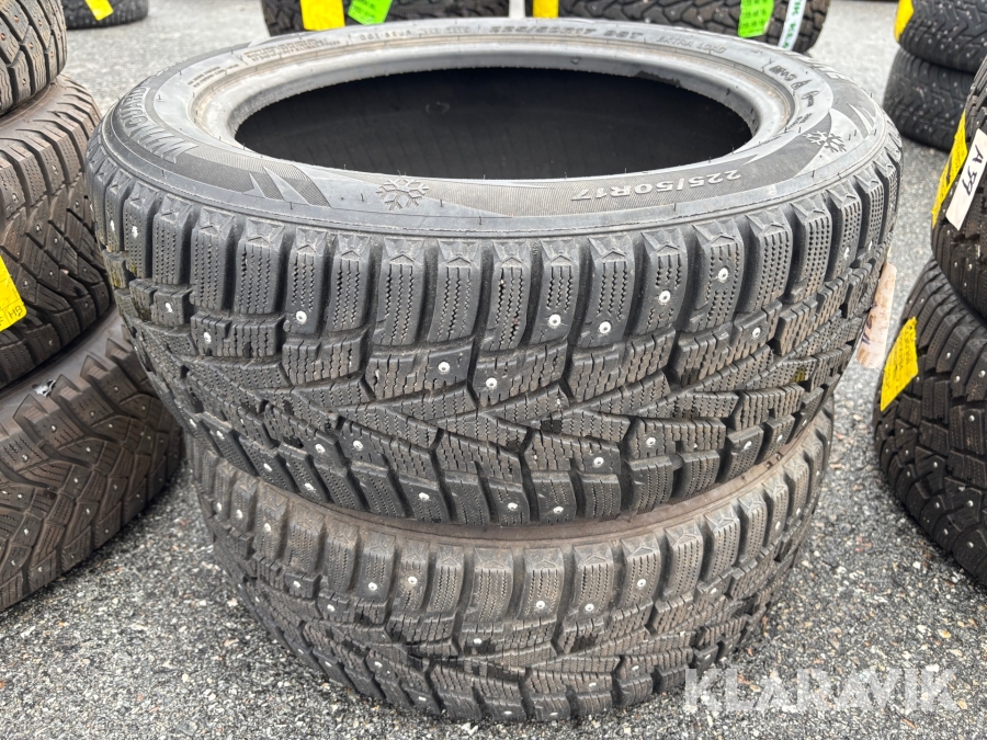 Vinterdäck Roadstone 225/50-17 dubb