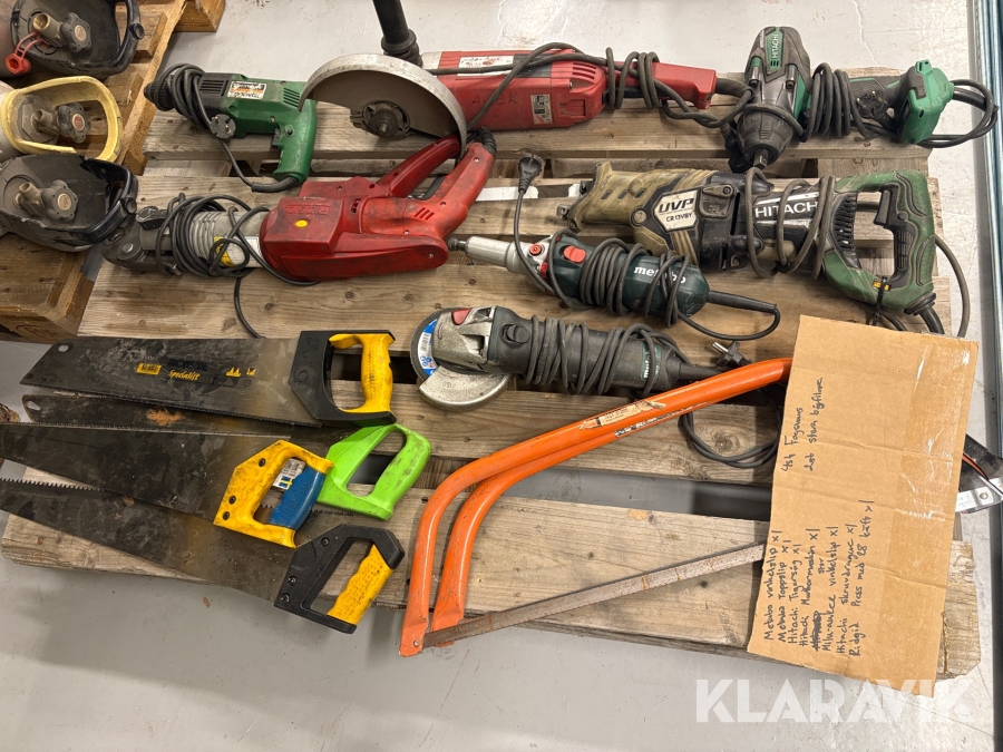 Pall med blandade verktyg