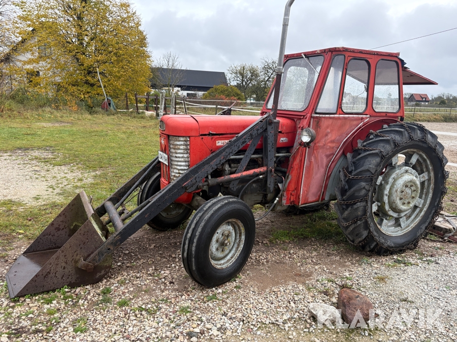 Veterantraktor Massey Ferguson 65 med lastare och skopor