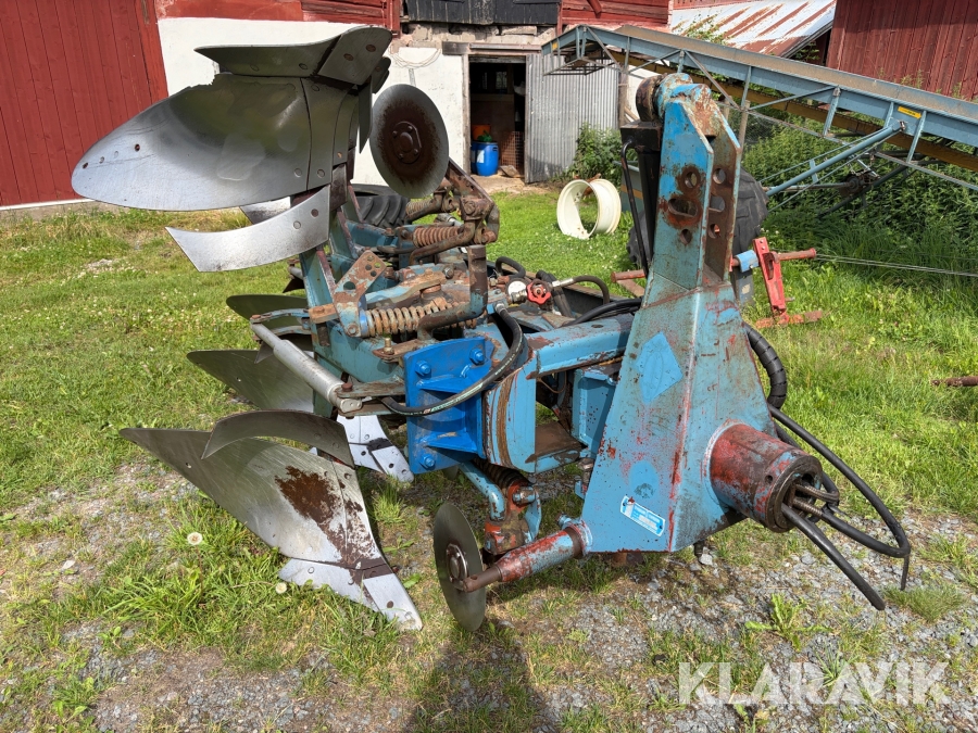Treskärig växelplog Överum CV 398 H