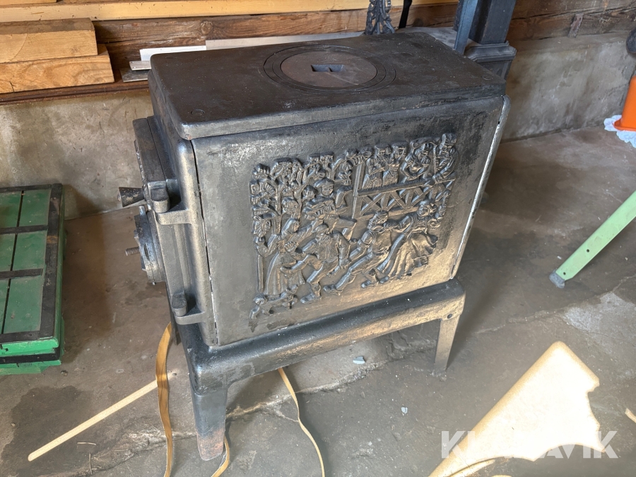 Kamin Tyri Hans