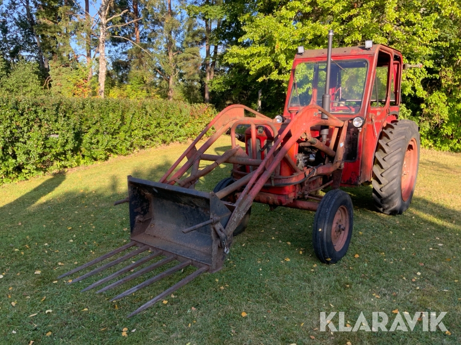 Veterantraktor Volvo BM 400 med lastare och grep