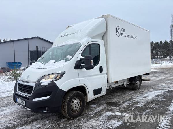Skåpbil Peugeot Boxer med bakgavellyft