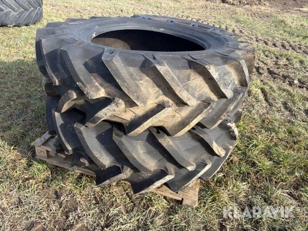 Lantbruksdäck Pirelli 14.9 R28
