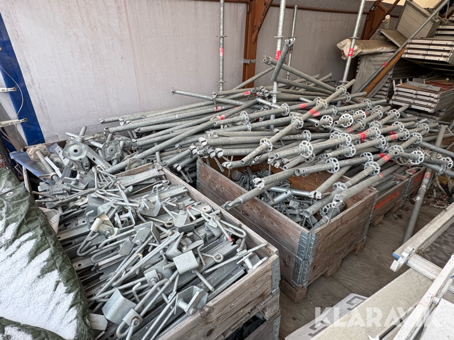 Parti med ställningsmaterial Altrad ca 500m2