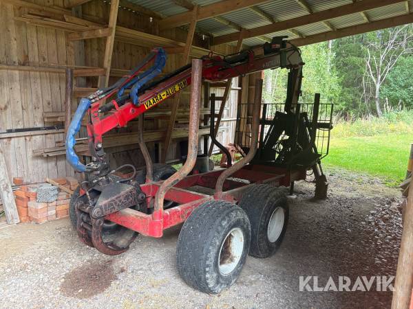 Skogsvagn Patruuna 60 med kran