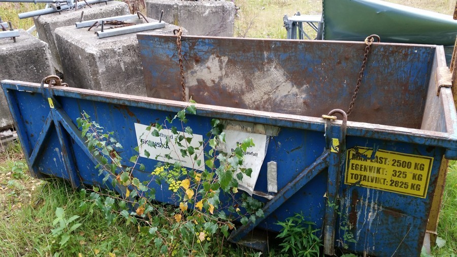 Materialbask, självtömmande
