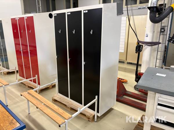 Klädskåp svart 2 st sektioner