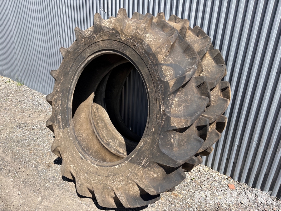 Risdäck Goodyear 18.4-38