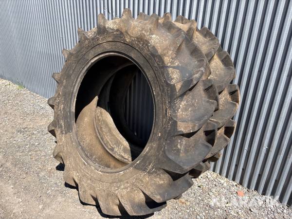 Risdäck Goodyear 18.4-38