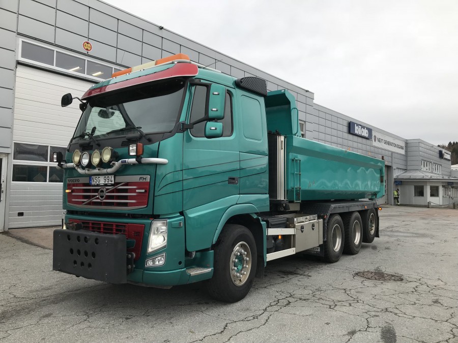 Tippbil Volvo FH -10 plogutrustad