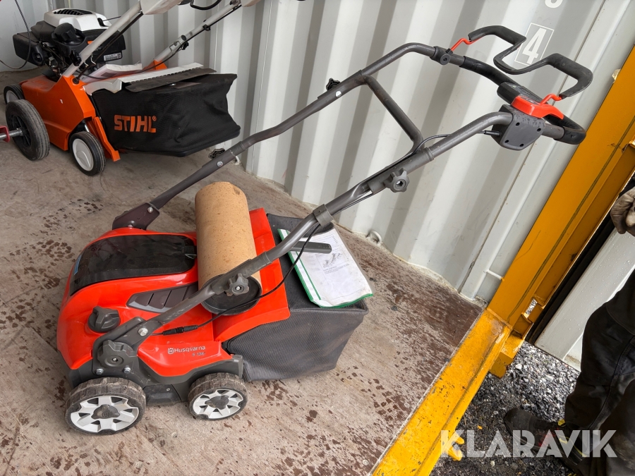 Vertikalskärare / mossrivare Husqvarna S138l