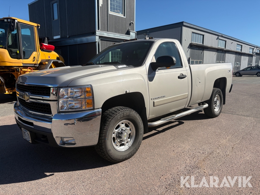 Pickup Chevrolet Silverado 2500 Duramax med kåpa