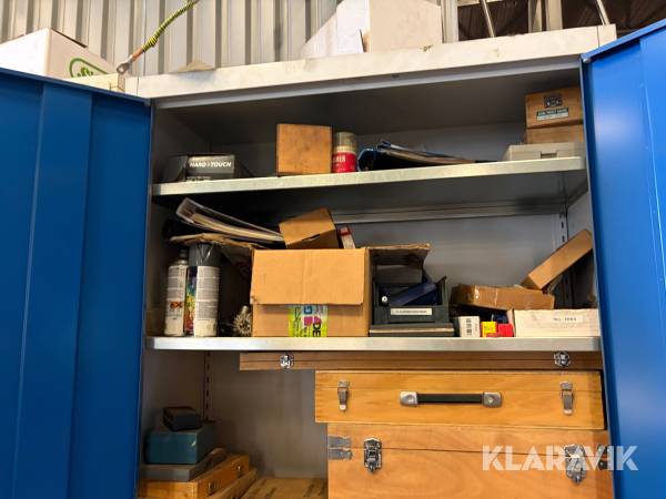 Stort parti med mätutrustning för verkstad