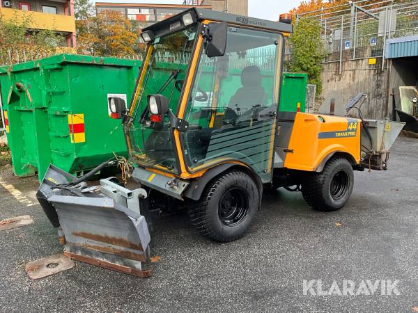 Redskapsbärare Belos TransPro 44 med många redskap