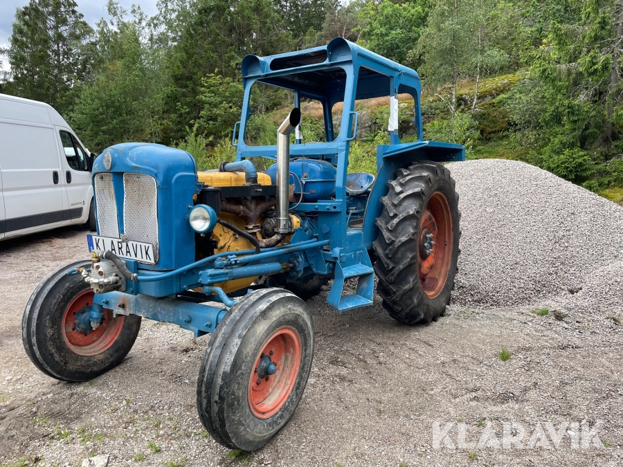 Traktor Fordson Major med Ford lastbilsmotor