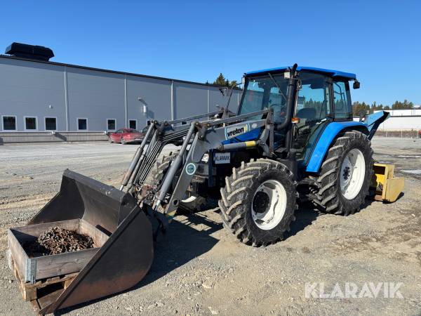 Traktor New Holland TL90 med lastare och redskap