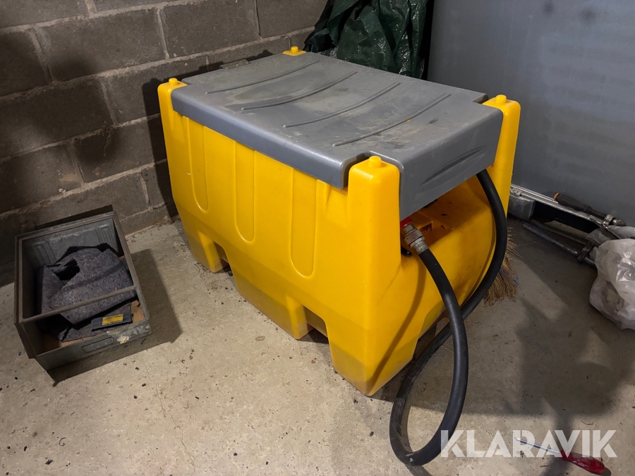 Dieseltank med pump
