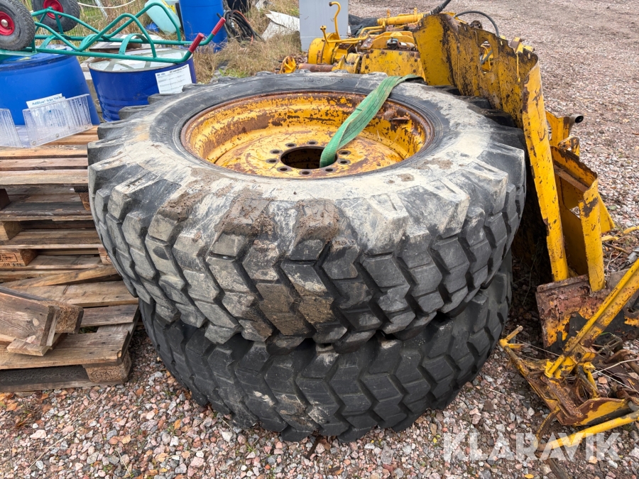 Framdäck till baklastare Nokian 18.4-34 2st