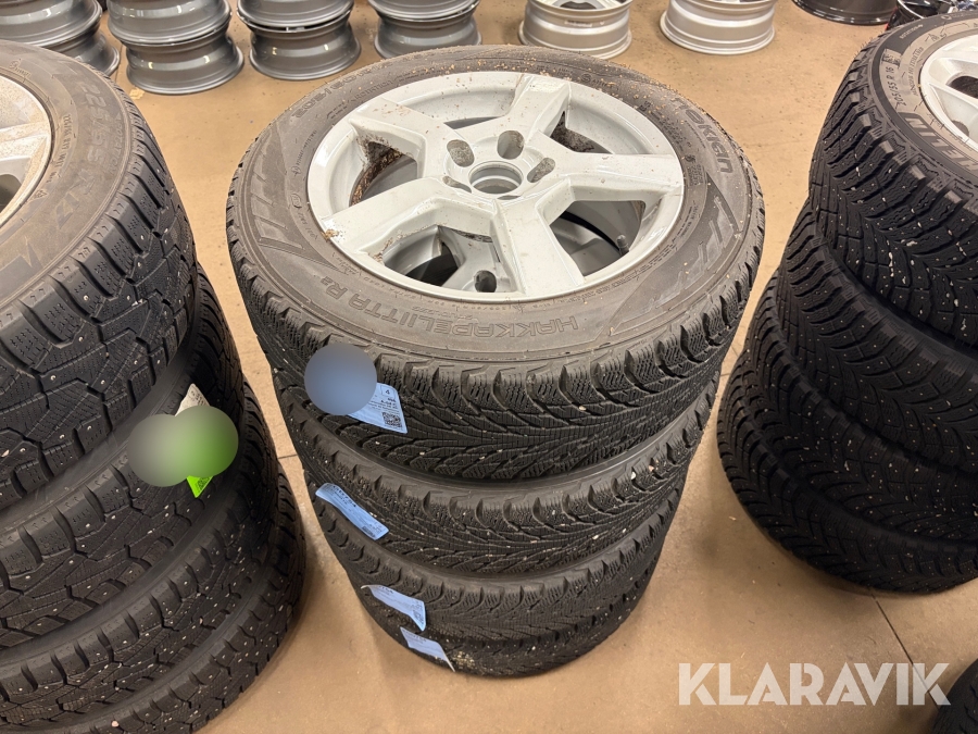 Däck och fälgar Nokian Hakkapeliitta R2 205/60R16 4 st
