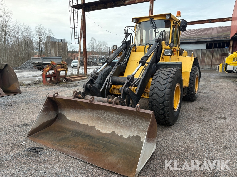 Hjullastare Volvo L90 med redskap