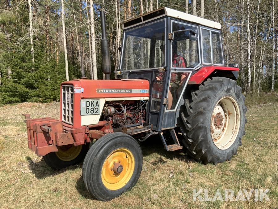 Traktor International IH 674