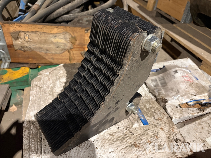 Knivar Fendt till rundbalspress  25st med hållare