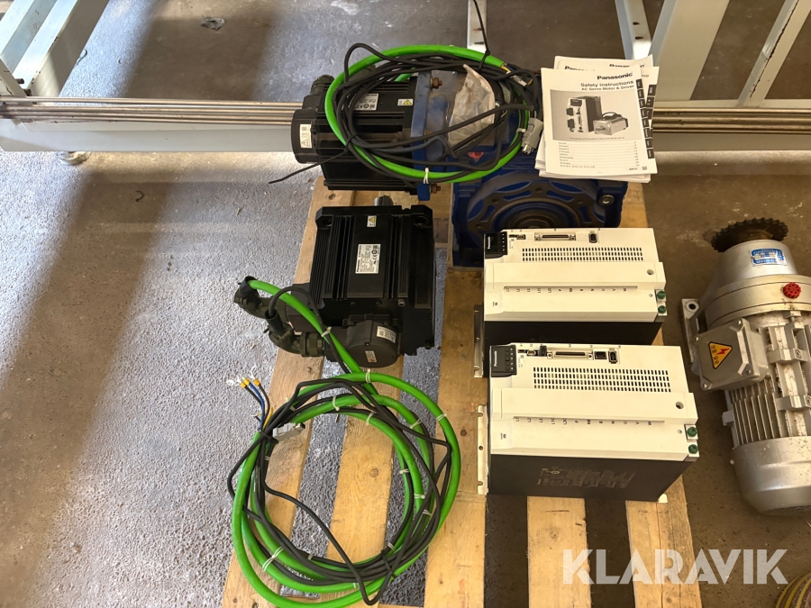 Servomotorer  2 st Panasonic med styrenheter