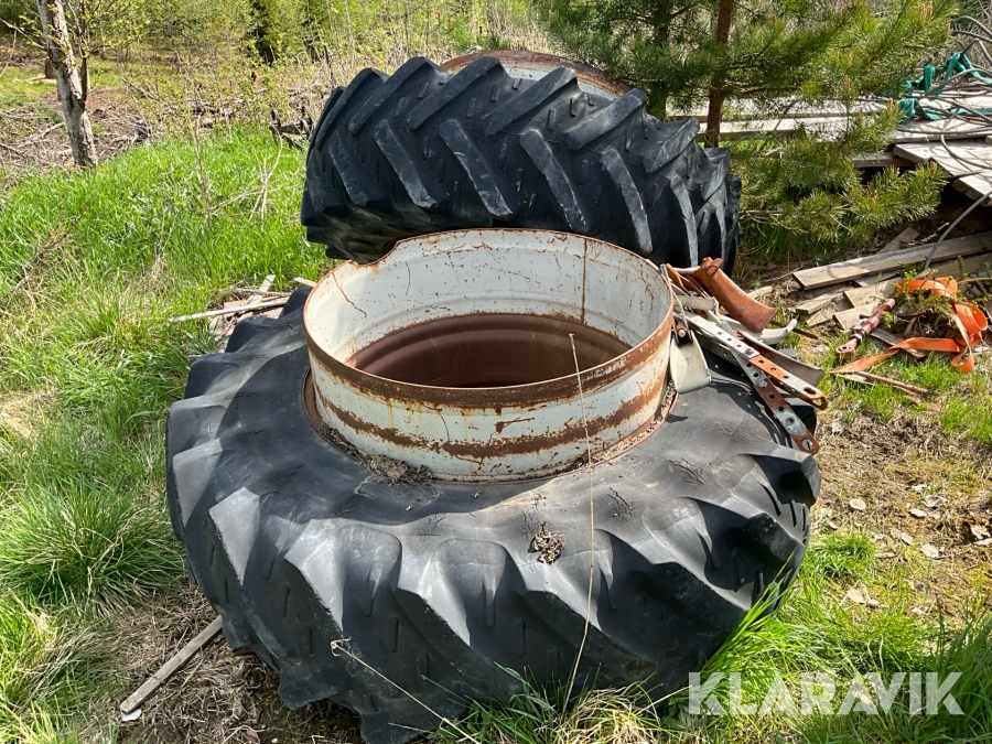 Dubbelmontage 1par Kleber 20.8R38 med Sävsjö 8st spännare