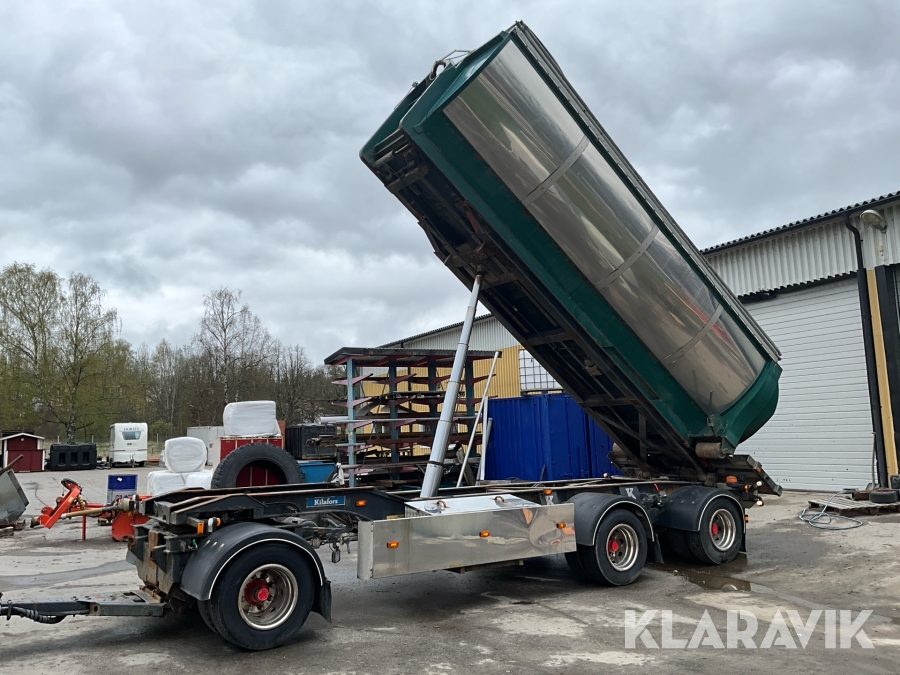 Lastväxlarvagn Kilafors SLB3xTB-30-75 med asfaltflak