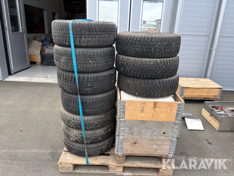 Diverse hjul fälgar och däck.