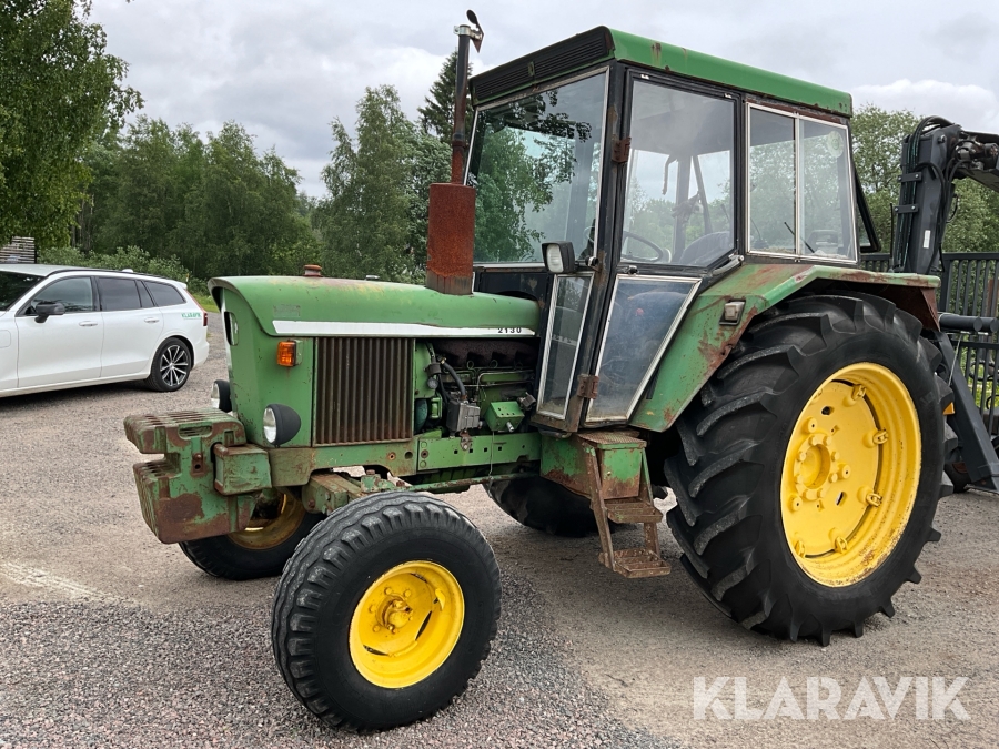 Traktor John Deere 2130