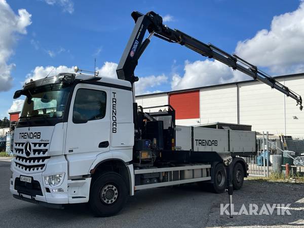 Kranväxlare Mercedes-Benz Arocs 12.8 powershift med kran HMF 2820K, Gripskopa & extra flak