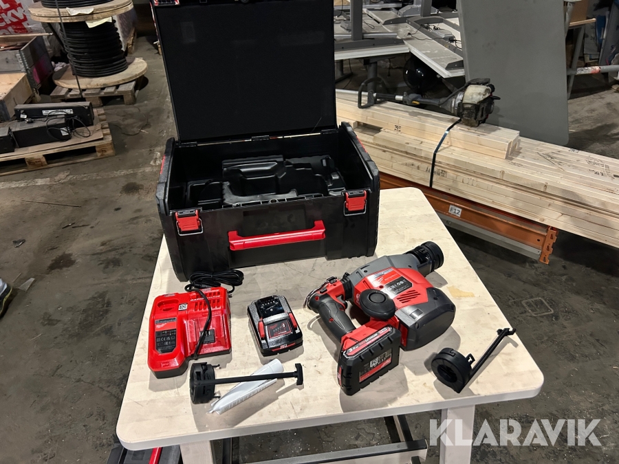 Slagborrmaskin Milwaukee M18 FHAFOH16 med inbyggd dammsugare