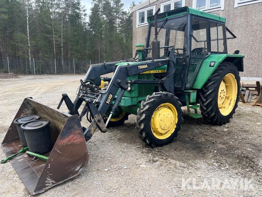 Traktor John Deere 2130 med lastare