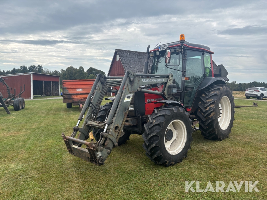 Traktor Valtra Valmet 700 med lastare