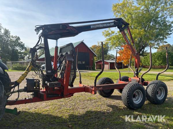 Skogsvagn Weimer We-6:an med Skyttelkran 6400