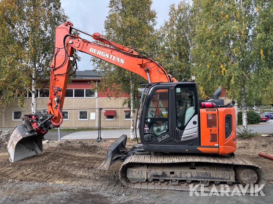 Grävmaskin Hitachi ZX135US-6
