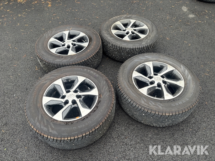 Åretrunt-däck på fälg Nokian Hakkapeliitta R5 Suv 265/65R17 4st
