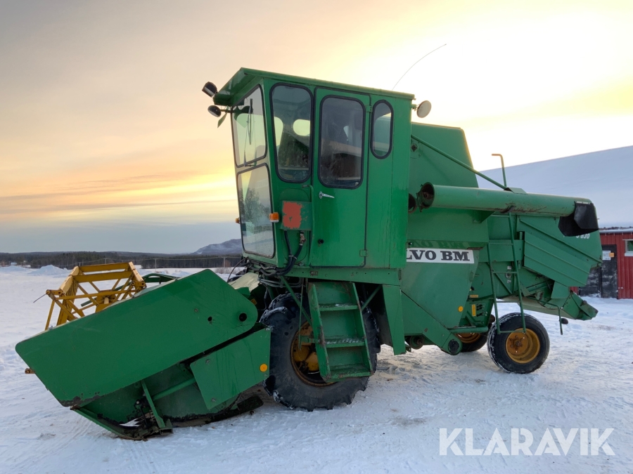 Skördetröska Volvo BM S830