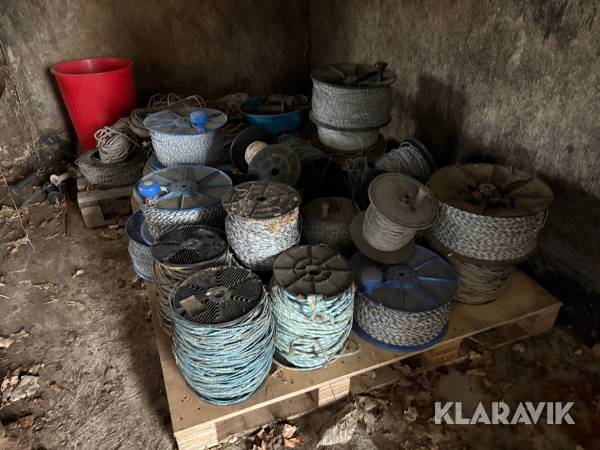 Eltråd med ringisolatorer