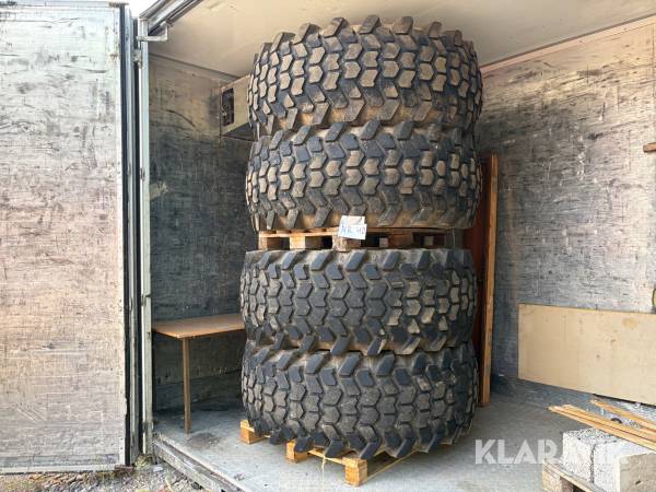 Entreprenaddäck med fälg Trelleborg 620/60B34 4st