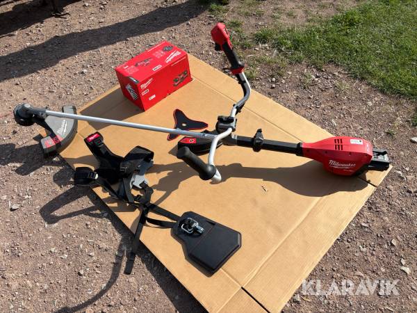 Röjsåg Milwaukee M18 F2BCU-122F med batteri och laddare