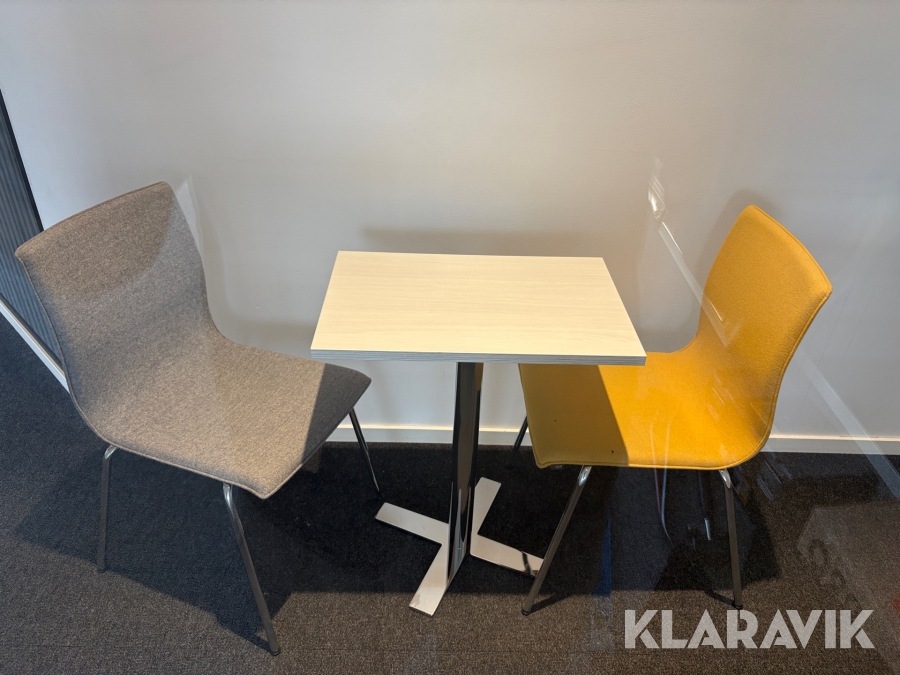 Bord och stolar
