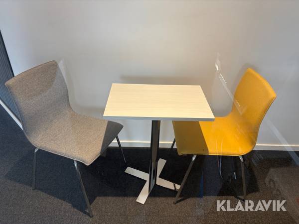 Bord och stolar