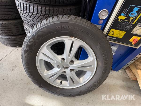 Åretruntdäck med aluminiumfälgar Kumho WinterCraft WP52 