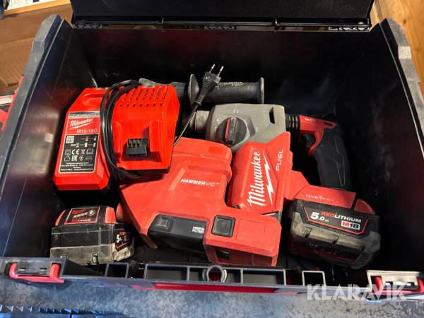 Borrhammare med  dammutsugsenhet. Milwaukee M18 Fuel One-Key