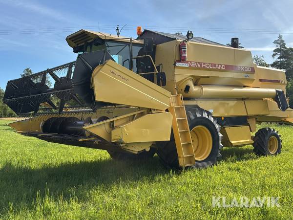 Skördetröska New Holland TX30 15 fot Endast 2367 motortimmar