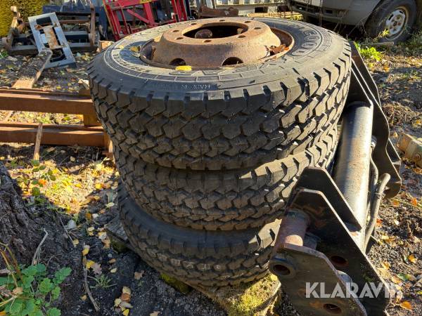 Däck och fälg till släp Goodyear 265/70R19.5 3 st